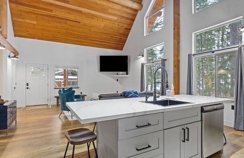 Whitefish Cabina | Peaceful updated cabin with outdoor space near Whitefish
