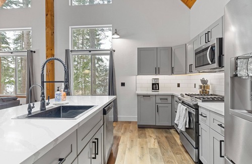 Whitefish Cabina | Peaceful updated cabin with outdoor space near Whitefish