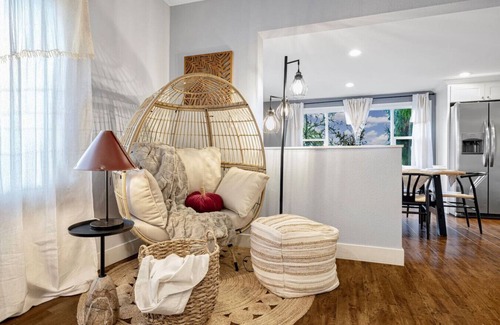 Esperance Casa | Peaceful Upper Unit in Edmonds | Mins to Ferry