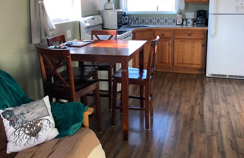 Corvallis Casa | Sage Cottage 406: una casa de vacaciones con jacuzzi, pozo de fuego, Wi-Fi gratis y más