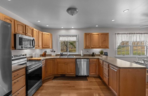 Newport Casa | Peaceful Valley Retreat