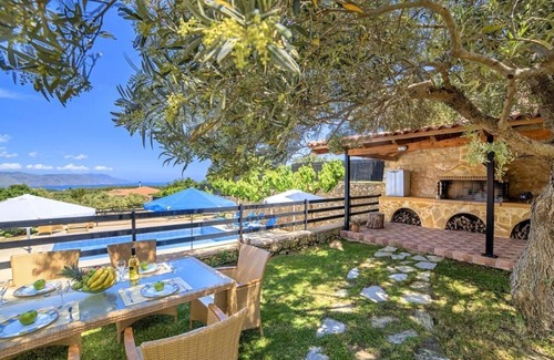 Filaki Casa | Peaceful Villa in Kournas,private pool and BBQ,up to 6guests