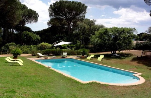 Vidauban Villa | CHALET PACÍFICO BAJO LOS PINOS, PISCINA terreno cerrado 5500m2