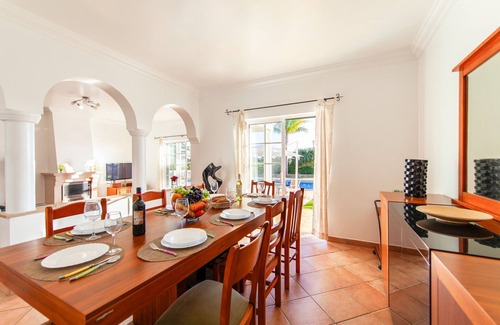 Silves Villa | Peaceful villa w/ heatable pool in Pêra