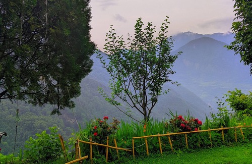 Kharsali Casa | Peaceful Village Homestay with Fresh Air & Naturen Cozy Rural Homestay