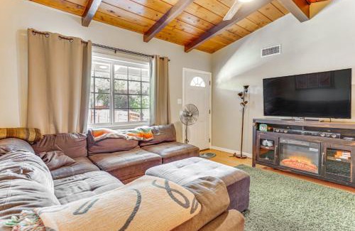 Vista Casa | Peaceful Vista House with Gas Grill 1 Mi to Dtwn!