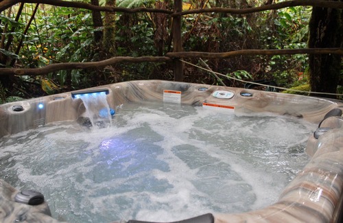 Volcano Cabina | Peaceful Volcano lodge with a hot tub