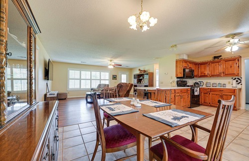 Warm Springs Casa | Peaceful Warm Springs Home w/ Pool Access!