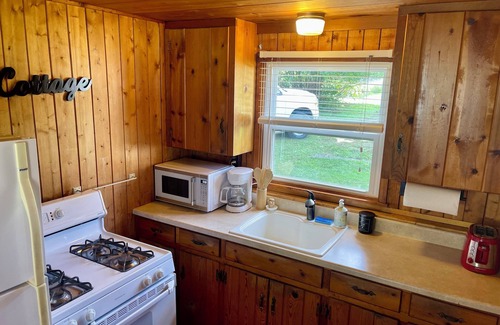 Central Lake Cabina | Peaceful Waterfront Cabin