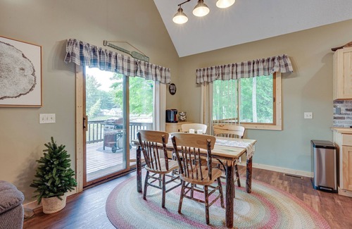 Alger Cabina | Peaceful Waterfront Cabin on Tittabawassee River!