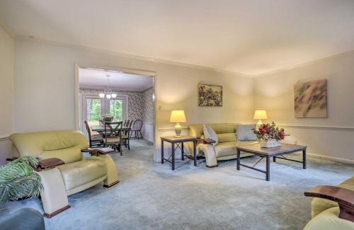 Durham Casa | Peaceful Waterfront Durham Retreat with Huge Deck!