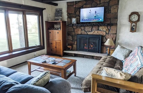 Iola Casa | Peaceful waterfront home on private lake - 5 star rated on leading rental sites!