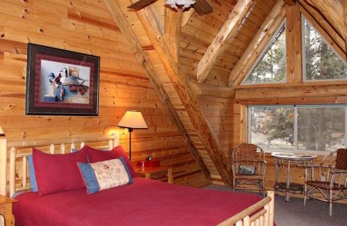 Chiloquin Casa | Peaceful Waterfront Log Cabin near Crater Lake National Forest, Oregon