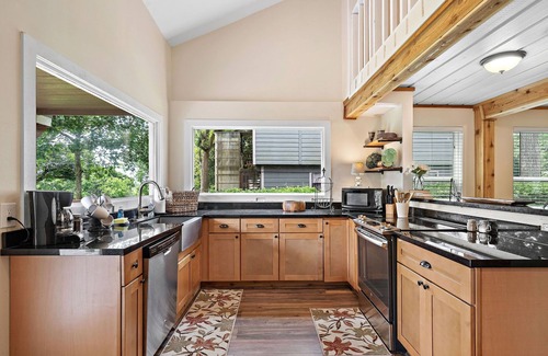 Baytown Casa | Old and Lost River House