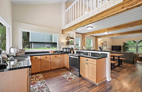 Baytown Casa | Old and Lost River House