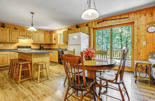 Wautoma Cabina | Peaceful Wautoma Retreat w/ Deck on 10 Acres!