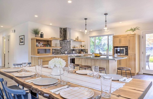 Santa Rosa Casa | Peaceful Windsor Retreat w/ Private Hot Tub!