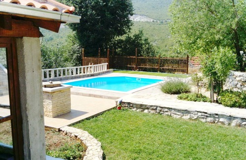Donji Dolac Casa | Lugar tranquilo en el campo. Tiene toda la privacidad que necesita en sus vacaciones.