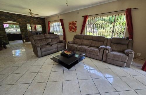 Umtentweni Casa | Peaceville