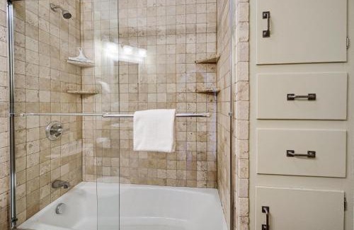 Fruita Casa | Peach House Ii - Cozy, Inviting Downtown Cottage!