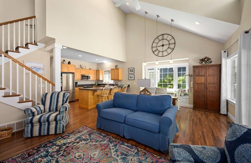 Lakeside Casa | Peach Place at Lakeside