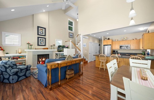 Lakeside Casa | Peach Place at Lakeside
