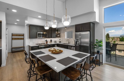 Bozeman Apartamento | Peach Street Mountain Retreat - Luxury apartment in Bozeman w/ Mountain Views