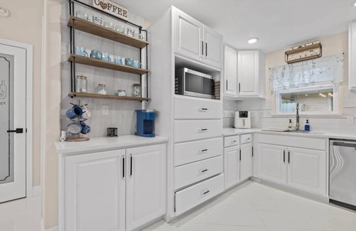 Flour Bluff Casa | Peacock Bluff: A modern coastal 3BR/2BA retreat in Flour Bluff near the beach