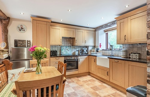 Sparrowpit Cabaña | Peacock Cottage, SPARROWPIT
