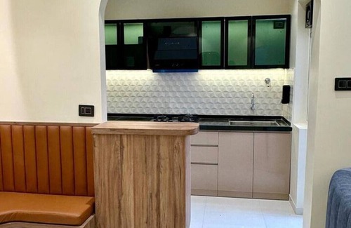 Baner Apartamento | Peacock Palace: 2BHK Modern AC Flat in Baner, Pune