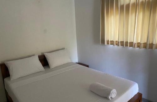 Pinnawala Cama Y Desayuno | Peacock Village Pinnawala - Offer Alert! Elephant Welfare Program