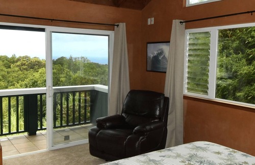 Pauwela Cama Y Desayuno | Peahi Point Vacation Rental at Peahi-Jaws Surfing