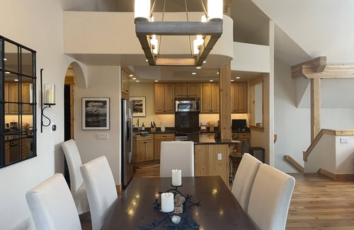 Warrior's Mark West Casa | Peak 10 Place - Free Winter Shuttle to Lift - Ski-In, Ski-Out for Experts Only