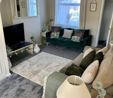 Chesterfield Casa | Peak District - 2 Beds - Sleeps 4 - Pet Friendly