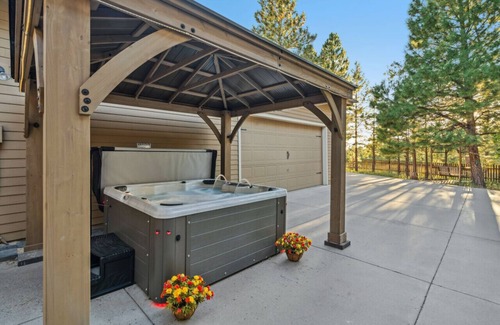 Flagstaff Cabina | Lone Oak Lodge, terreno forestal con gran respaldo, casa de 4 dormitorios de lujo de un solo nivel