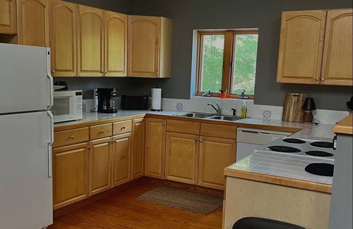 Murphy Cabina | Peakery Pines Nantahala Forest Mountain Escape in Western North Carolina