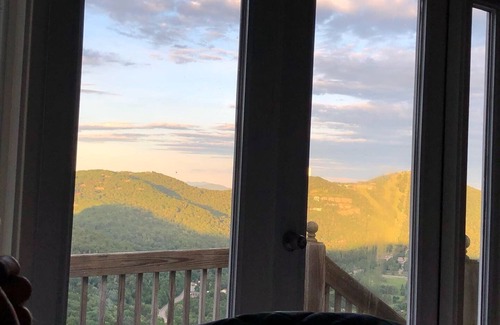 Seven Devils Casa | Peaks at Windy Knob