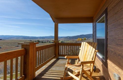 Etna Casa | Peaks Paradise - Mtn Views - Hot tub - Game room