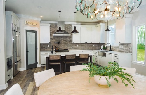 Meadow Lakes Casa | Peakside Retreat with Chefs Kitchen, Theater, Game, Kids Rooms by Design