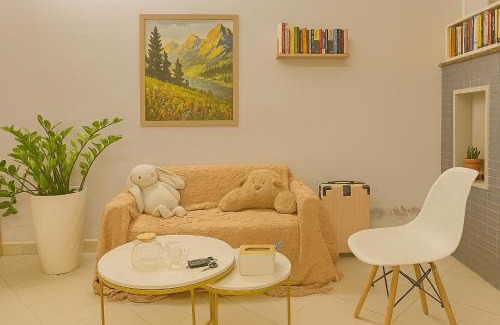 Nguyen Thai Binh Casa | Peanuts Home Calmette - Central Saigon Homestay with Kitchen, Balcony