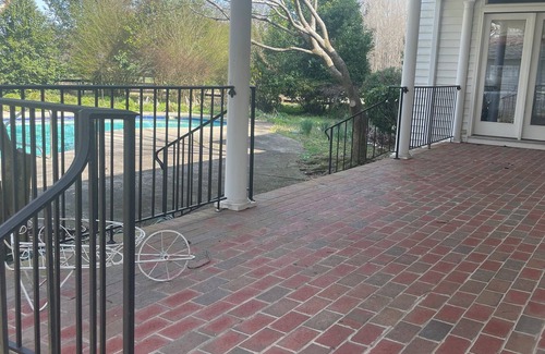 Kershaw County Casa | Pear Tree Farm. Peaceful, Country living at its best. 12 stables. Pet Friendly