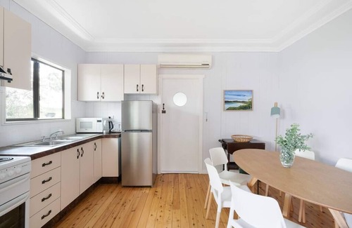 Pearl Beach Casa | Beach Shack Semi, 2 Minutes Walk to Beach - WATTLE