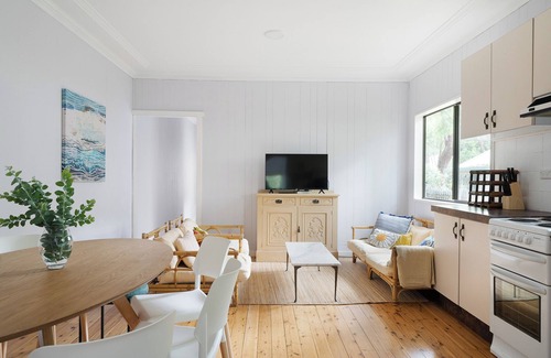 Pearl Beach Casa | Beach Shack Semi, 2 Minutes Walk to Beach - WATTLE