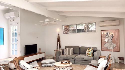 Pearl Beach Casa | Pearl Beach Shack, walk to beach, pet friendly