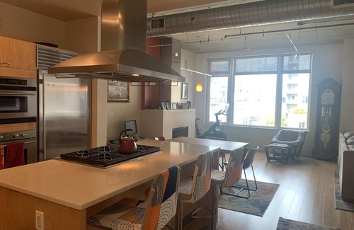 Northwest Portland Condominio | Pearl District, Penthouse Terrace Unit- 2 decks , 1 block from Fields park,