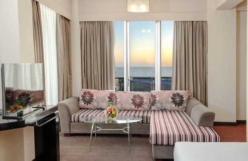 Milagiriya Hotel | Pearl Grand By Rathna
