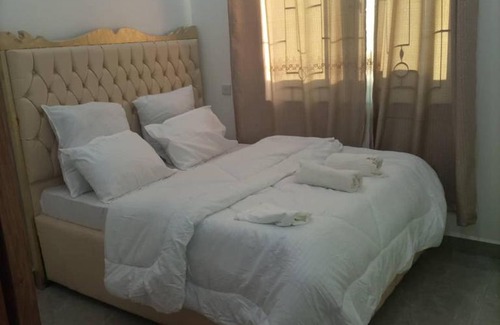 Dar es Salaam Cama Y Desayuno | PEARL LULU MODERN BNB Homestay
