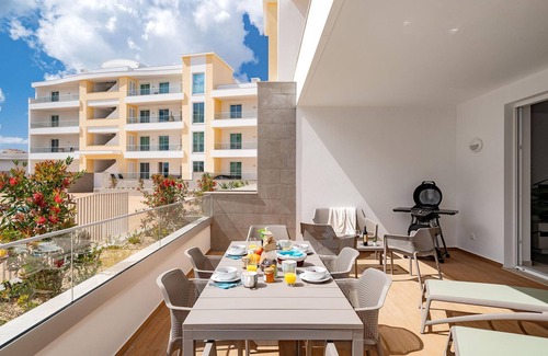 Lagos Apartamento | Pearl of the Marina Lagos Apartment by Ideal Homes