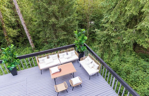 Sammamish Casa | Pearl on the Ridge - Hot Tub, Sauna, Game Room, EV, Near Lake&Downtown Sammamish