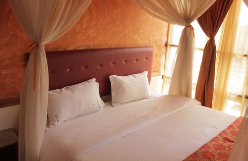 Ngara West Hotel | Pearl Palace Hotel